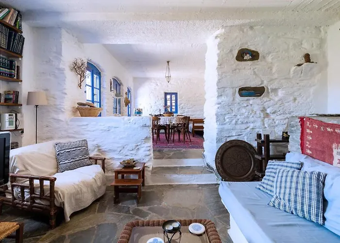 Villa Traditional On Kea