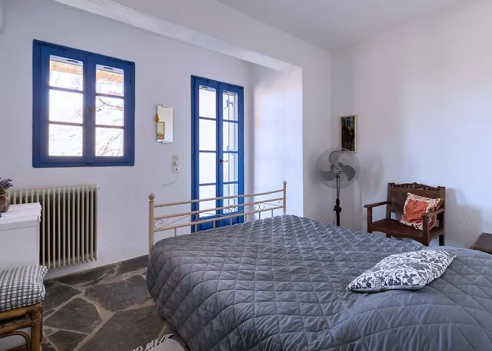 Traditional On Kea Milopótamos