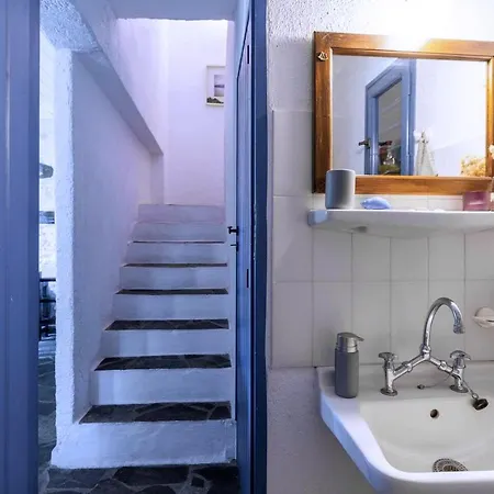 Traditional On Kea Villa *