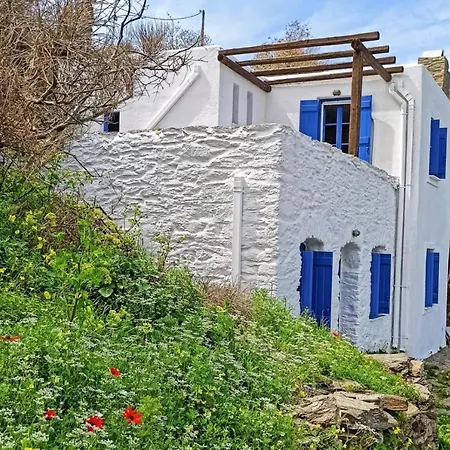 Villa Traditional On Kea